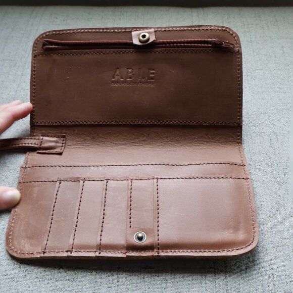 Able Alem Snap Wallet Wristlet Womens Whiskey Interior and Exterior Pockets - Picture 4 of 5
